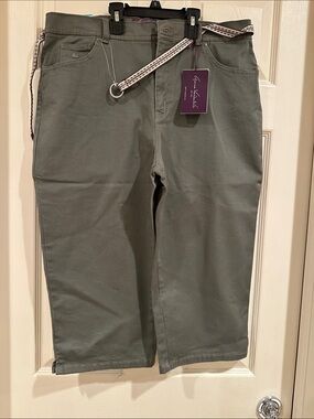 Gloria Vanderbilt Pants